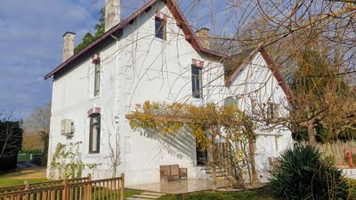 Propriété à vendre à Brioux-sur- Boutonne en Deux-Sèvres