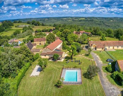 jardin et piscine des Propriété et hébergements touristiques à vendre aux Eyzies en Périgord noir