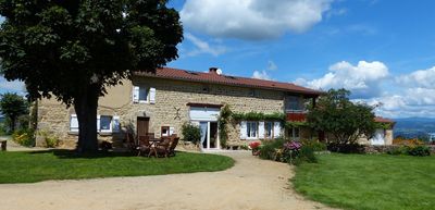 longère avec Chambres d'hôtes et gîte à vendre près Courpière Puy-de-Dôme