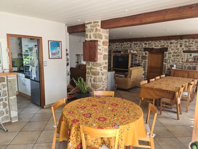 salle à manger des Chambres d'hôtes et gîte à vendre près Courpière Puy-de-Dôme