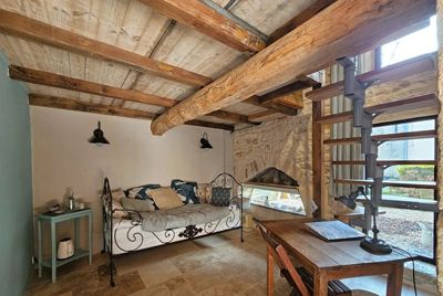 bureau d'une des Chambres d'hôtes et gîte à vendre à Montbellet entre Mâcon et Tournus en Saône-et-Loire