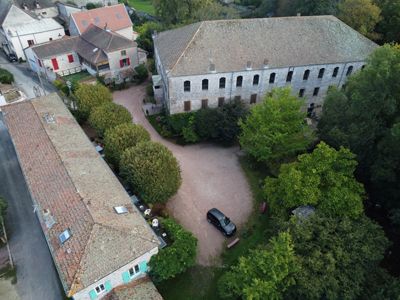 vue aérienne de la Propriété à vendre entre Cluny et Tournus en Saône-et-Loire pour réceptions, chambres d'hôtes et gîtes