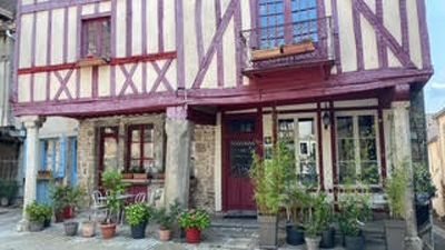 maison typique de bourgogne avec Chambres d’hôtes à vendre à Nolay en Côte-d'Or