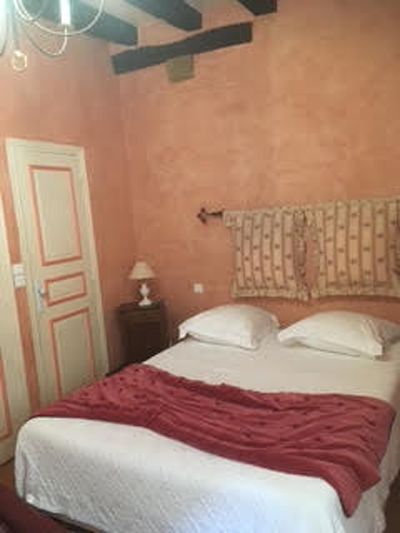 une des Chambres d’hôtes à vendre à Nolay en Côte-d'Or