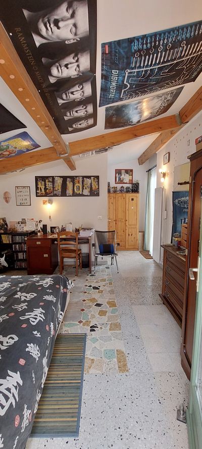 une des chambres  de la Propriété avec gîtes à vendre à Saint Raphaël dans le Var