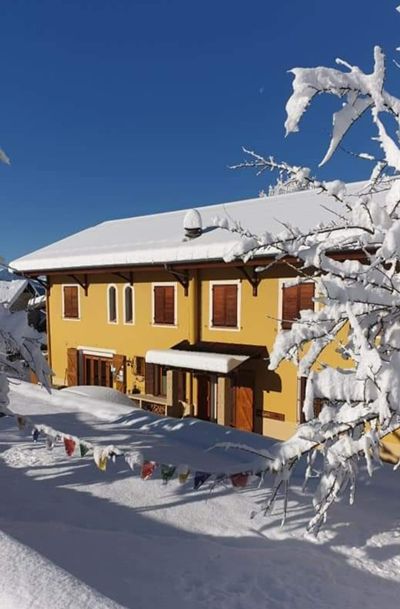 sous la neige, le Gîte d’étape et de séjour à vendre à Valdeblore Alpes-Maritimes 