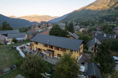 vue aérienne du Gîte d’étape et de séjour à vendre à Valdeblore Alpes-Maritimes 