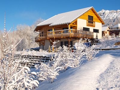 chalet l'hiver avec Chambres d'hôtes à vendre à St Michel de Chaillol en Hautes-Alpes