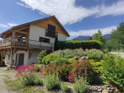 Chalet l'été avec Chambres d'hôtes à vendre à St Michel de Chaillol en Hautes-Alpes