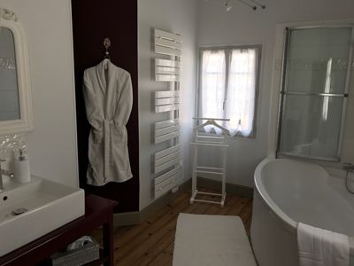 une des salles de bains des Chambres d'hôtes et gîtes à vendre aux Sables d'Olonne en Vendée