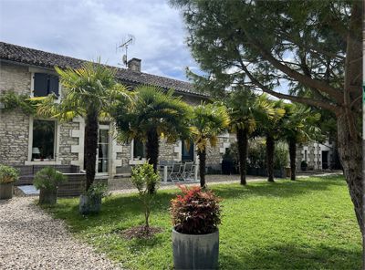 Propriété et gîte à vendre près de Poitiers